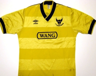 Illustration for article titled "Bonar" And Other Embarrassing Soccer Uniform Sponsors